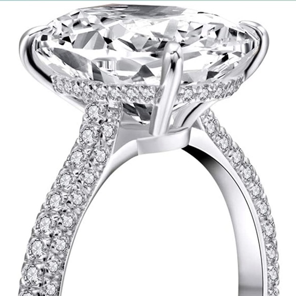 18k Brilliant Diamond Ring - Picture 6 of 13